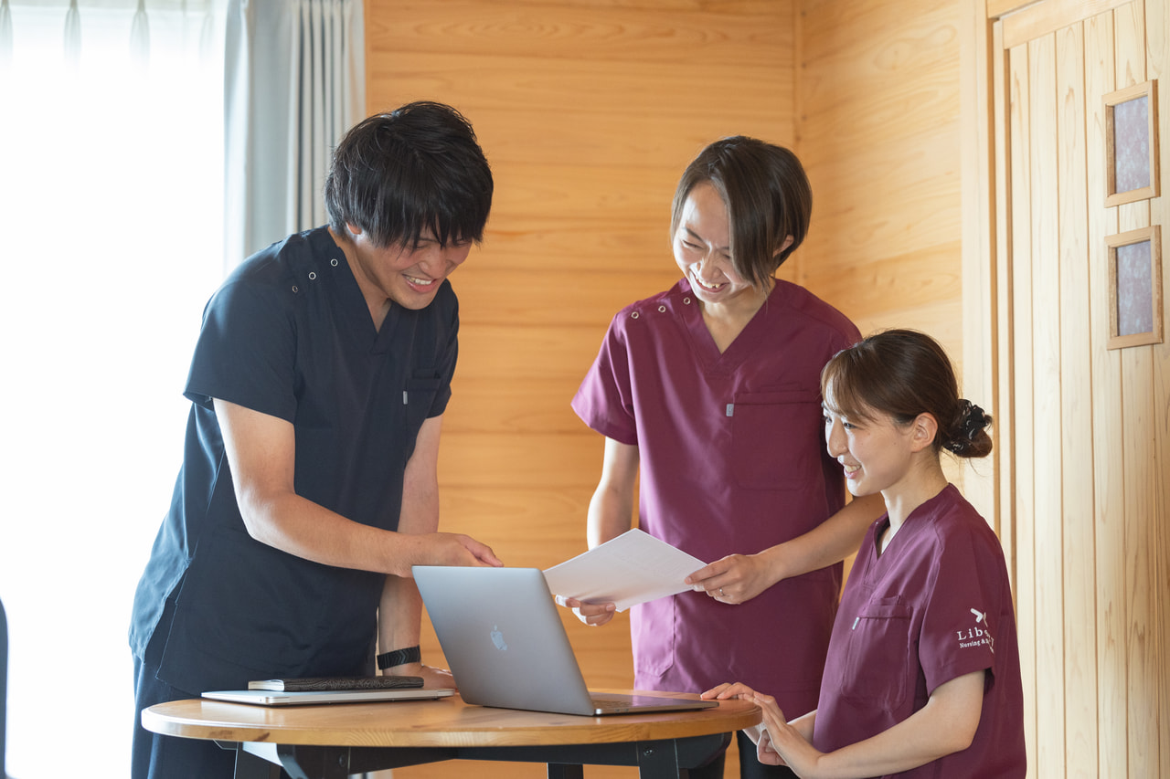 西村様とスタッフ様の3ショット